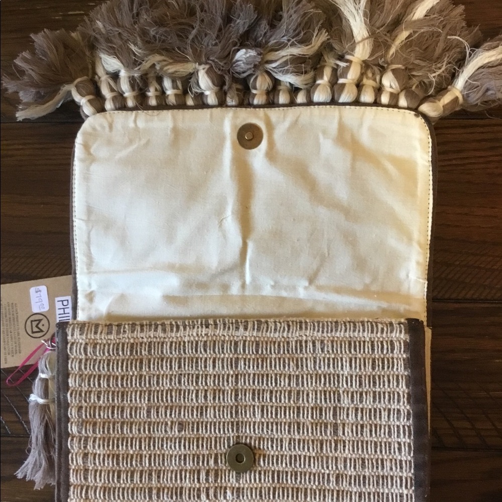 Hipanema Handmade Fluff Thread Clutch Purse NWT - Picture 4 of 5